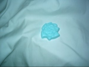 Peppermint Scented Rose Shape 1 ounce