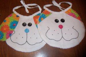 2-pc Playful Pals Bib Set - Bright Daisies