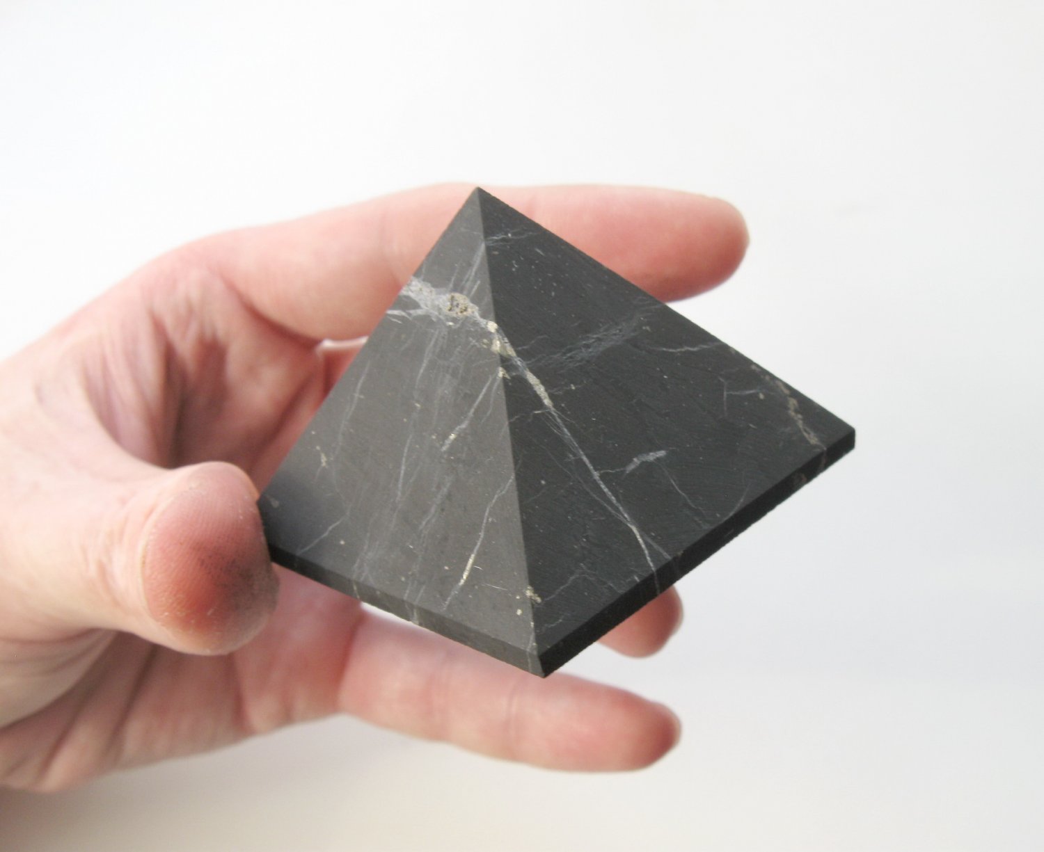 Shungite PYRAMID Healing Metaphysical Stone Shungit Schungit non