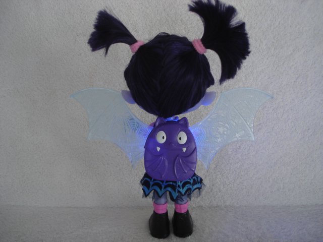 vampirina bat tastic talking doll