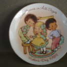 Avon Mothers Day Plate  1984 Love Comes In All Sizes