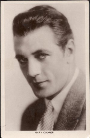 GARY COOPER PICTURE POSTCARD BRITISH MFD  No.333a  Picturegoer  Series, 88, Long Acre,London