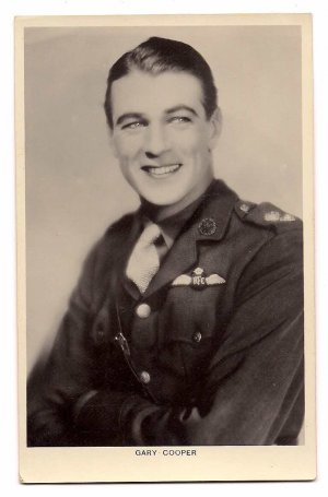GARY COOPER PICTURE POSTCARD BRITISH MFD  No.333c  Picturegoer  Series, 88, Long Acre,London