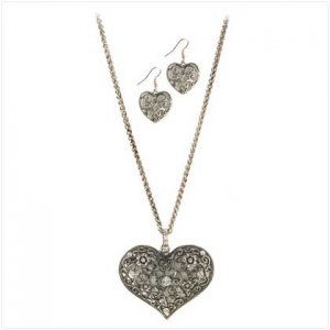 Lover&acirc;��S Lace Jewelry Set