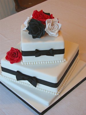 2 Tier Roses cake