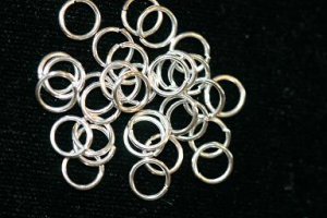100 SILVER PLATED 6MM JUMP RINGS