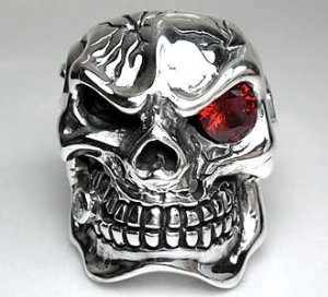GARNET EYE HEAVY SKULL STERLING SILVER RING 8.5 NEW