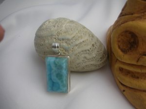 rectangular larimar pendant in sterlinsilver 925