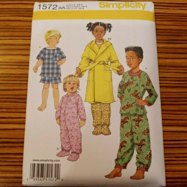1572 SIMPLICITY sewing pattern BABY TODDLER SLEEPWEAR ROBE SZ1/2-2 pajamas uncut
