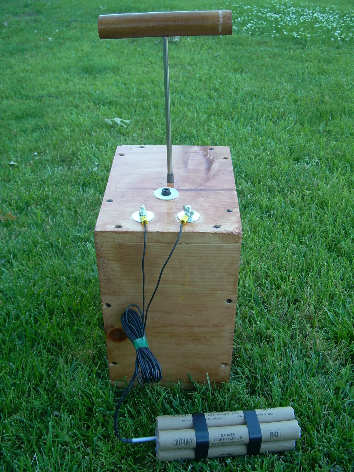 Dynamite Blasting Photography Plunger Machine Stage Prop Decoration