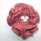 Wavy flower brooch in pink