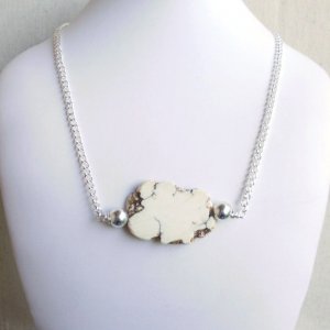 Stone Slab Solitaire Necklace Off-White