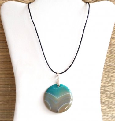 Green and Beige Round Agate Pendant Leather Necklace