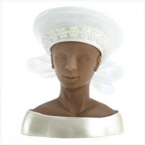 WHITE BRAID ROSEBUD HAT