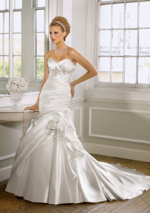 Delicate Strapless Mermaid Trumpet Chapel Train Wedding Dress D63827