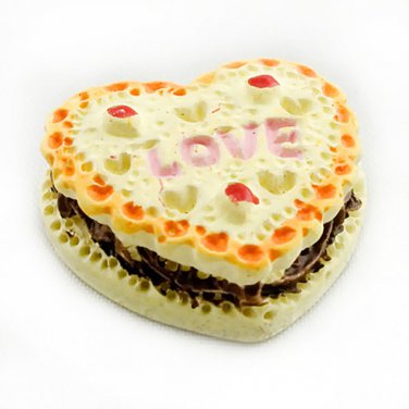 Porcelain LOVE Cheese Cake Snack Dollhouse Miniature #10890