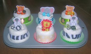 6PK OR 12PK LICENSED THEMED DIAPER CUPCAKE GIFT SET