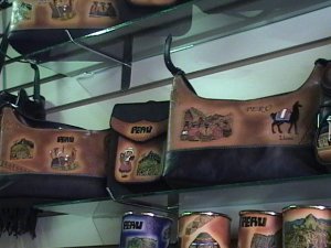 NEW WOMANS SMALL LEATHER HANDBAG,PURSE FROM PERU