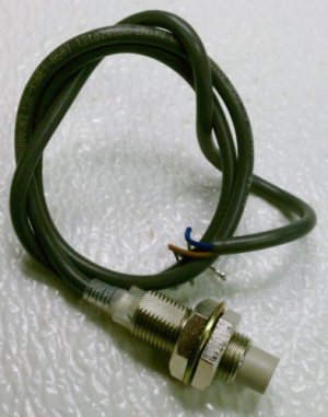 Omron E2E-X5ME1 Inductive Proximity Switch Sensor 5 mm 12 - 24 VDC N.O. NPN