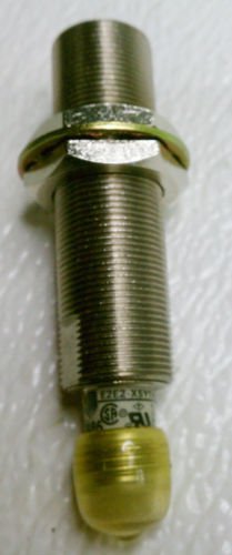 Omron E2E2-X5Y1-M4 Inductive Proximity Switch 24-240 VDC 5 mm NO