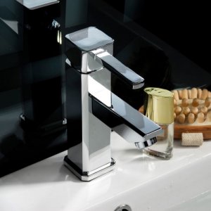 Wholesale Chrome One handle single hole mount cold and hot Bath Sink Faucets(B125) Free Shipping