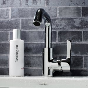Wholesale Chrome One handle single hole mount mixer taps Bath Sink Faucets(B303) Free Shipping
