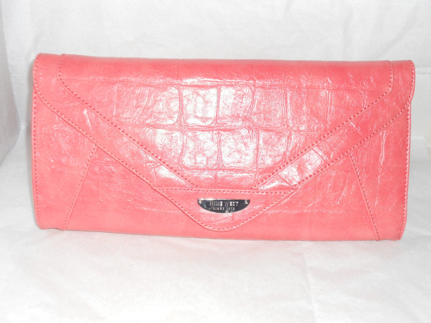 NEW ARRIVAL NINE WEST CLUTCH EVENING BAG IN CORAL