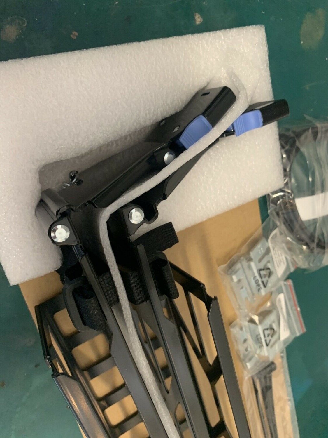 Dell 2U Cable Management Arm Kit 0YF1JW (1)