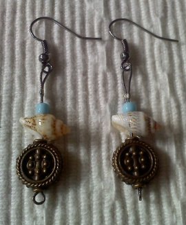 Sea Shell Necklace and Matching Ear Rings