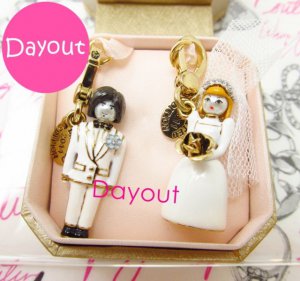 Juicy Couture Limited Edition 2011 Bride & Groom Gold Bracelet Charm YJRU4864