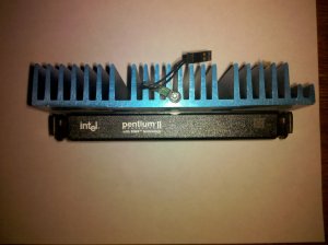 Intel Pentium II SL2HA CPU Processor with Heat Sink