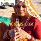 VPE008201109 - Thankful Indian Woman - 15x20cm (6x8")