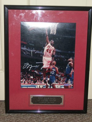 Michael Jordan autographed LE 16x20 photo framed