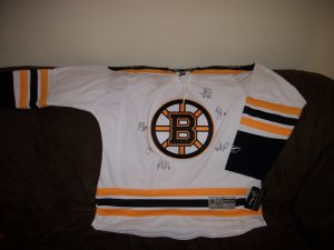 Boston Bruins team signed Winter Classic Authentic Jersey