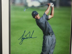 Tiger Woods Framed Limited Edition 16x20 Photo.