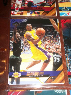 Kobe Bryant 05-06 Upper Deck basketball card
