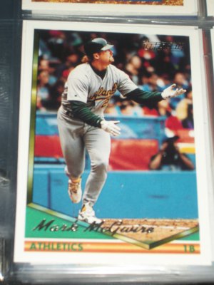 Mark McGwire 1994 Topps Baseball Card- Gold Insert