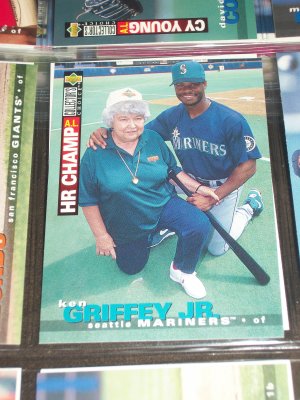Ken Griffey Jr 1995 UD Collector's Choice baseball card- A.L. Home Run Champ