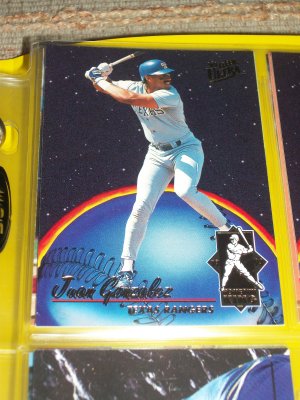 Juan Gonzalez 93 fleer ultra RARE insert- Home Run King Baseball Card