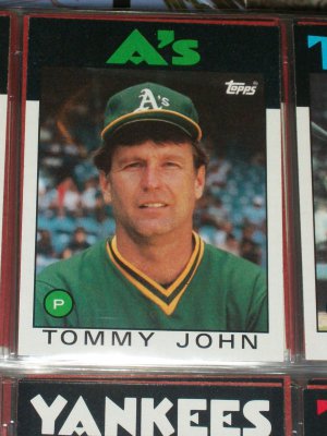 Tommy John 1986 Topps Baseball Card