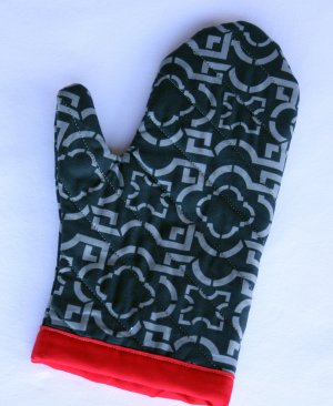 Gray Geometric Oven Mitt