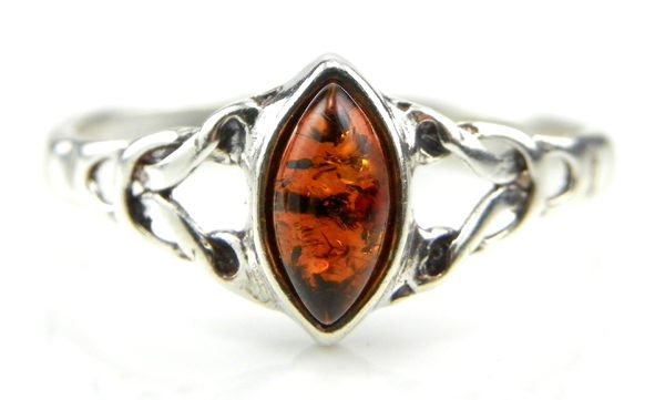 .925 silver celtic RING with genuine cognac BALTIC AMBER stone - size Q 1/2