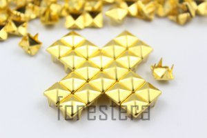 100 7mm Gold Pyramid Studs DIY Studs Metal Studs Craft Studs Spike (JP07)