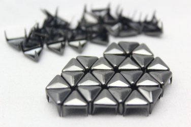 100 8mm Gunmetal Triangle Studs DIY Studs Metal Studs Craft Studs Spike (GT08)