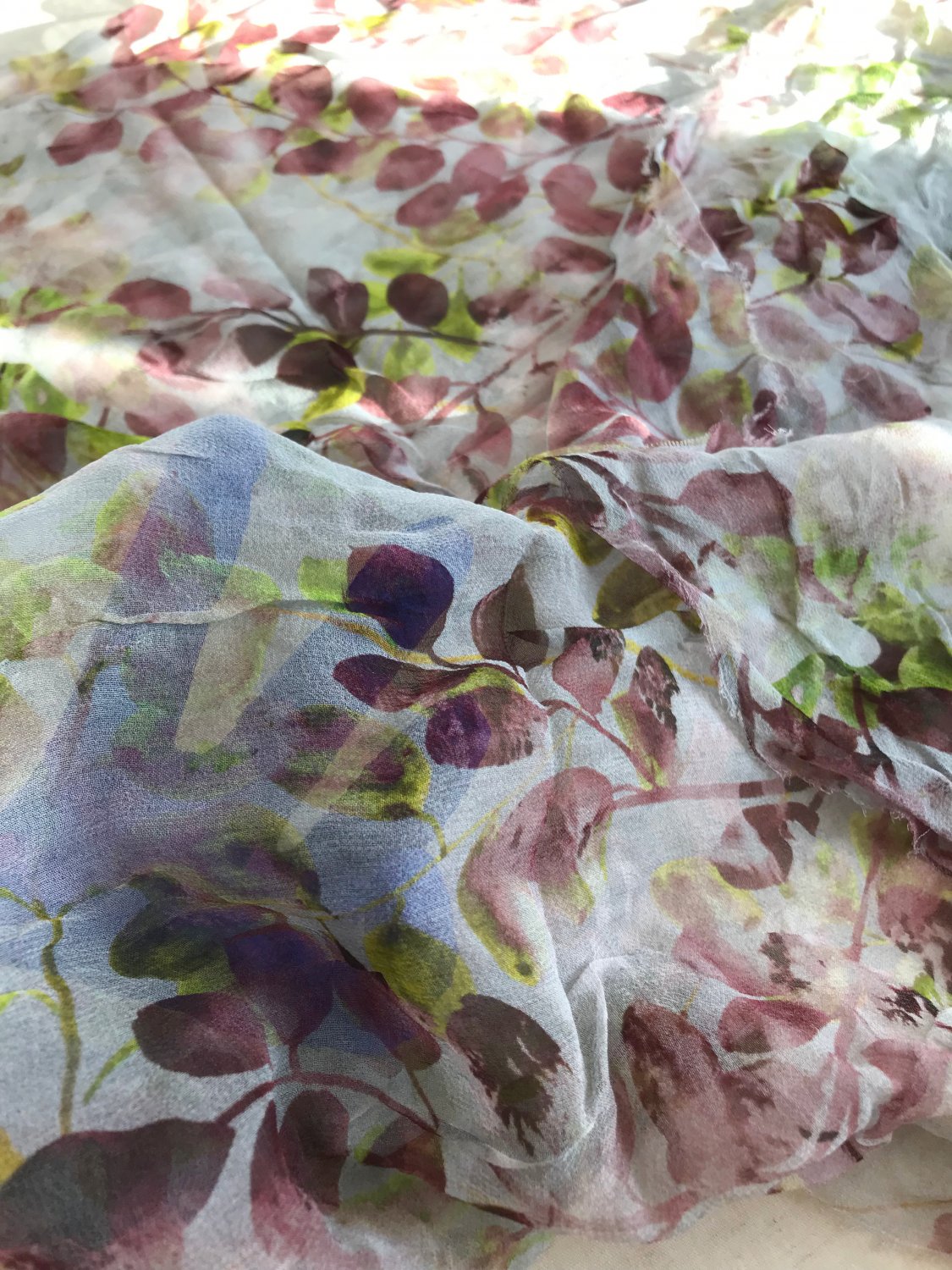 34&acirc;�� x 22&acirc;�� 100% Silk Fabric Granulated Georgette Twigs of Leaves