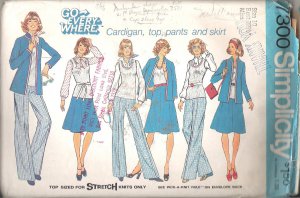 Simplicity 7300 (1975) Vintage Pattern Cardigan Pullover Top Pants Skirt Size 10