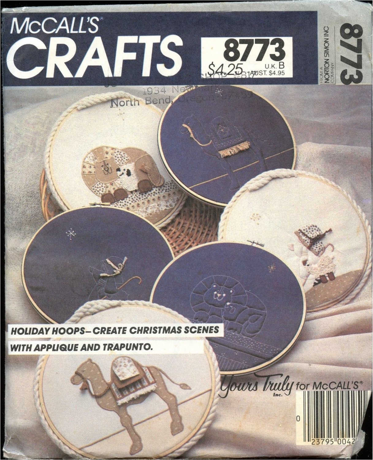 Sewing patterns: McCalls 8773 Christmas Scenes Holiday Hoops Transfers Uncut!