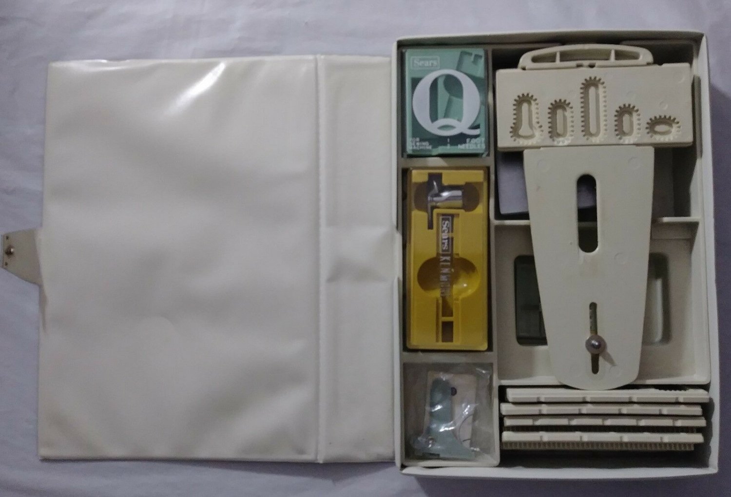 Sears Kenmore Sewing Machine Pattern Cams Buttonholer Accessories in Cases