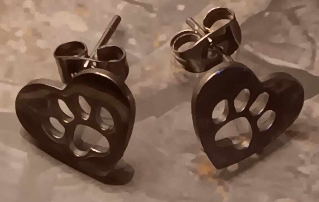 Heart-Shaped Footprint Silvery Colored Stud Earrings Studs pierce earring Steel