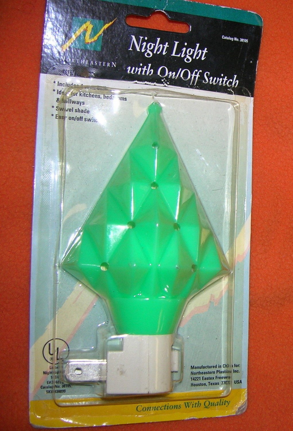 Northeastern Green Night Light W/ OnOff Switch 38105 UPC023746381059